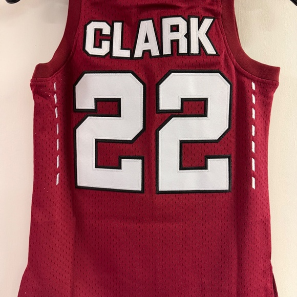 NWT Caitlin Clark Dowling Catholic High School Jersey Size XL - Picture 3 of 6